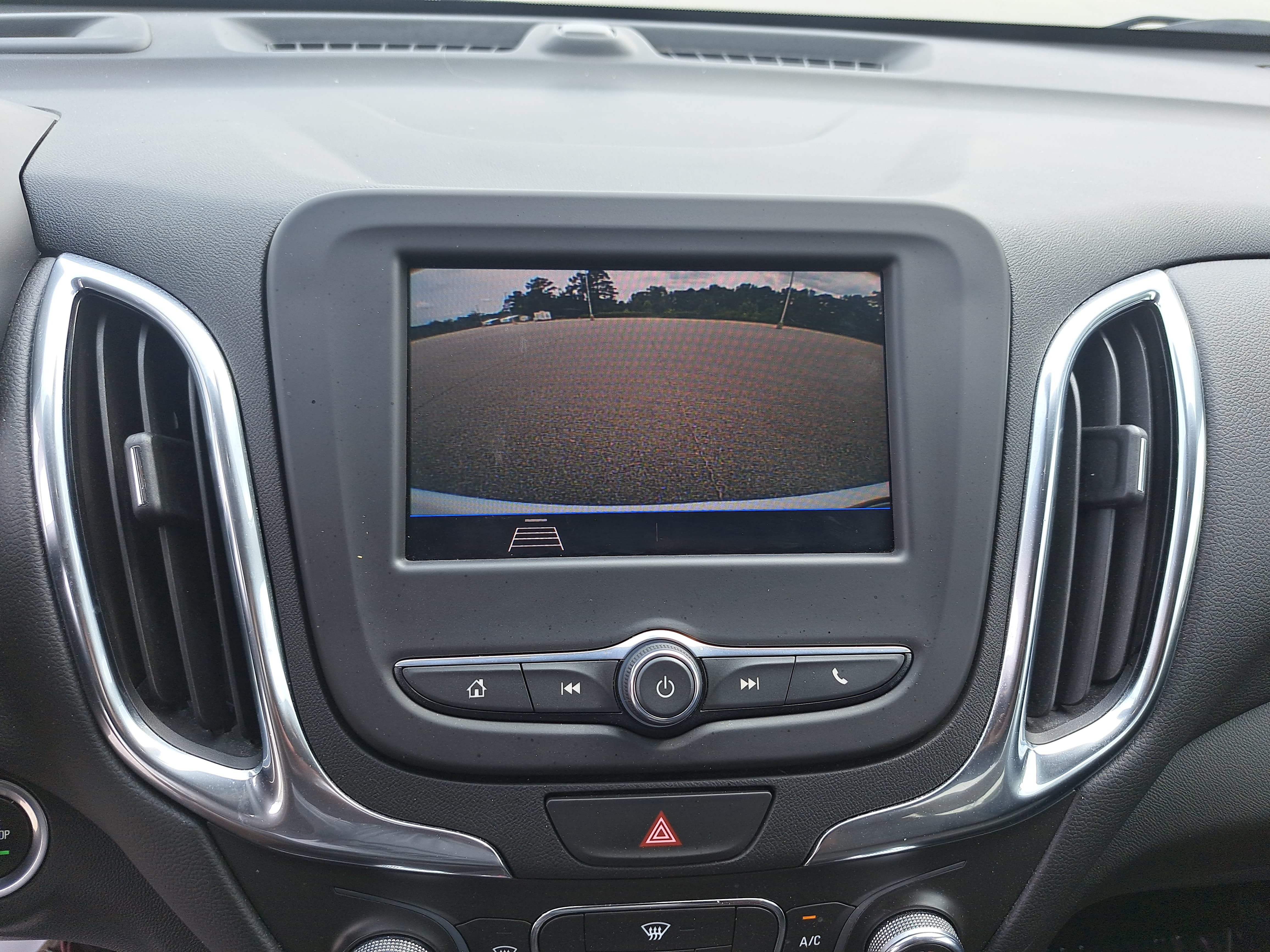 Used 2021 Chevrolet Equinox LT FWD image 23