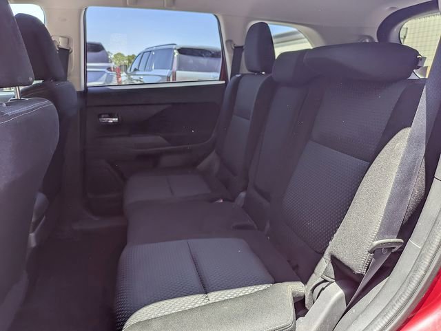 Used 2017 Mitsubishi Outlander ES image 14