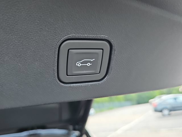 New 2026 Cadillac Lyriq Luxury w/ LPO, Floor Liner Package AWD/4WD image 29