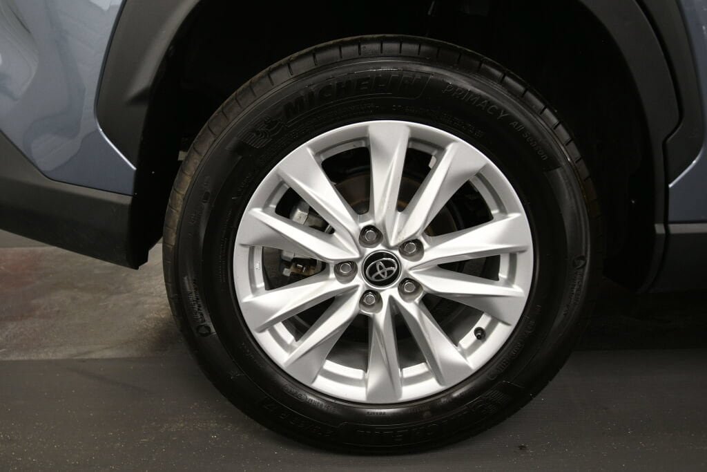 Certified 2026 Toyota Corolla Cross LE FWD image 30