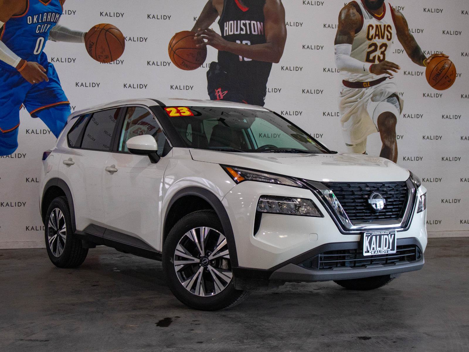 Used 2023 Nissan Rogue SV AWD/4WD image 2