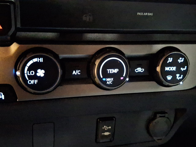 Used 2019 Toyota Tacoma SR AWD/4WD image 14