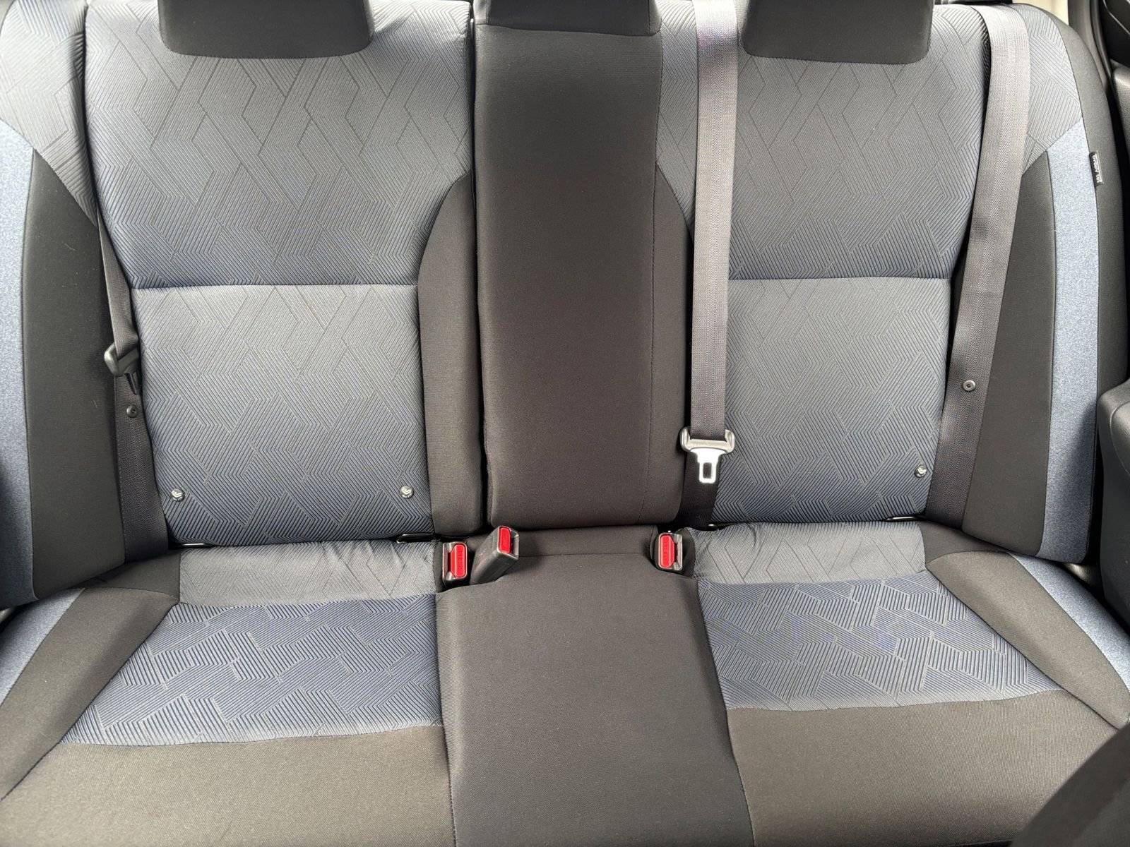 Used 2025 Nissan Versa SV FWD image 36