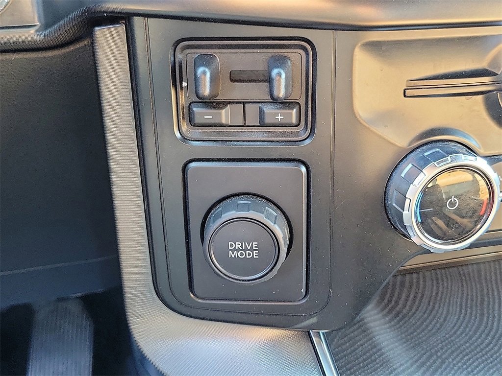 Used 2023 Ford F150 Platinum image 12