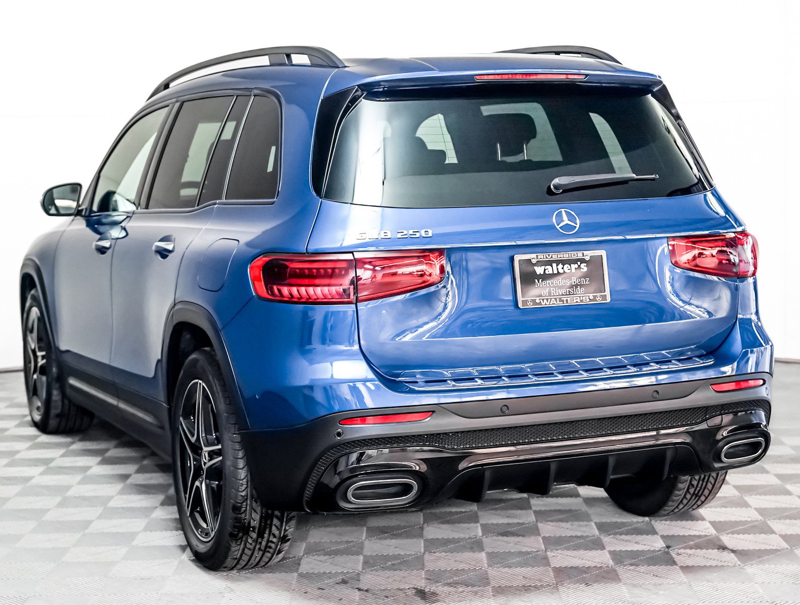 Certified 2024 Mercedes-Benz GLB 250 image 2