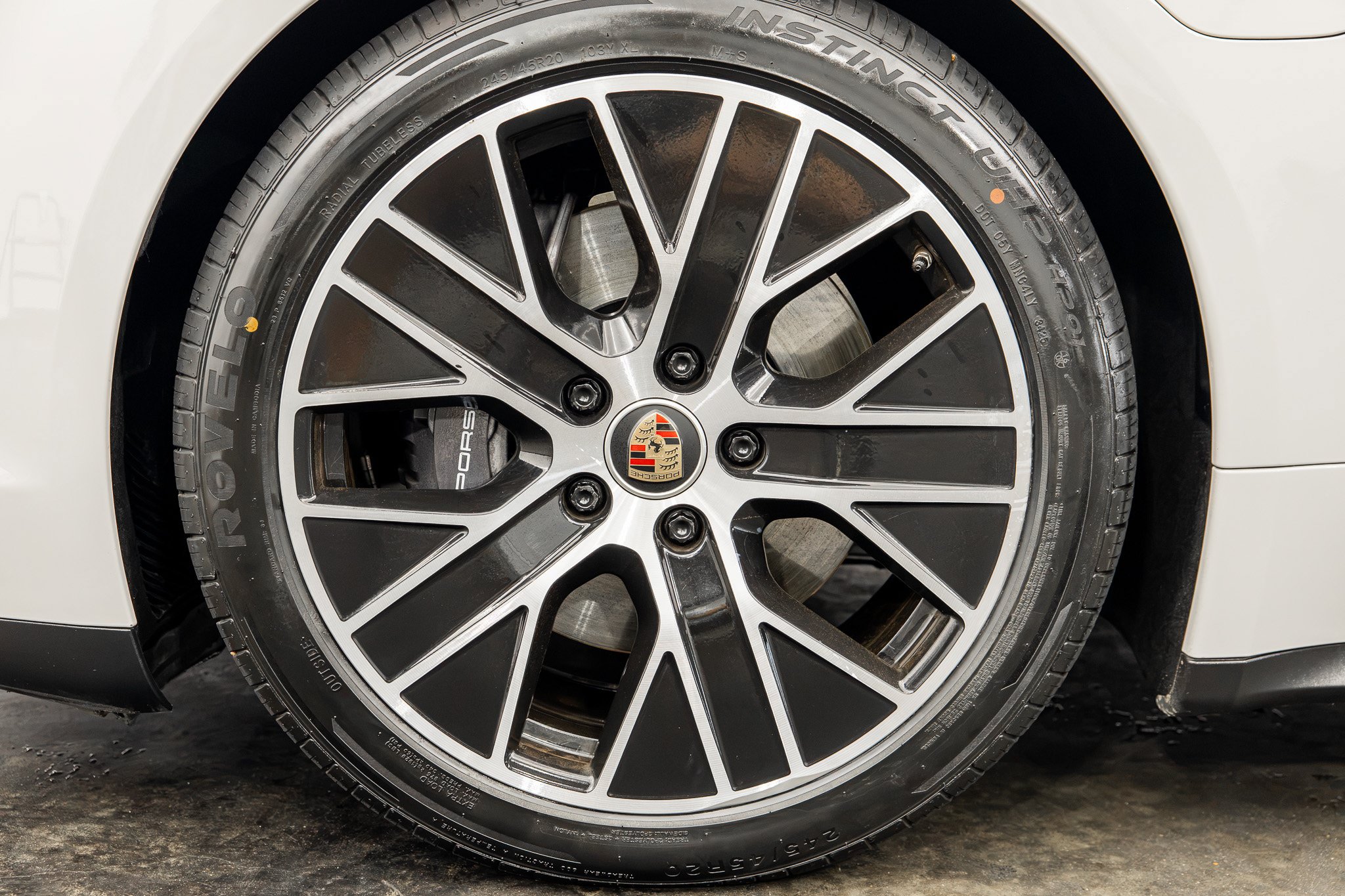 Used 2021 Porsche Taycan RWD image 11