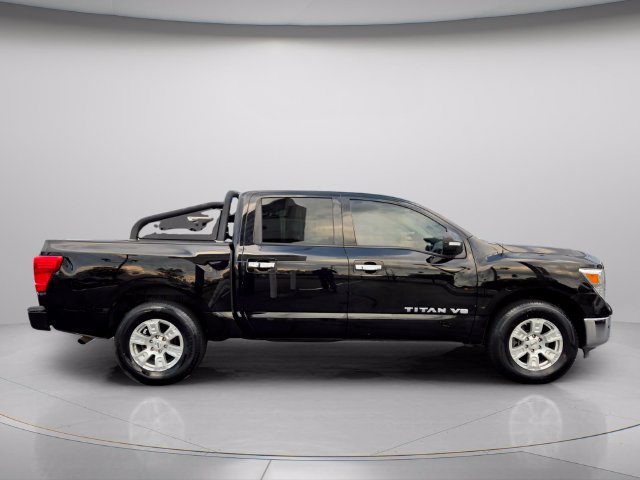 Used 2018 Nissan Titan SV w/ SV Convenience Package AWD/4WD image 8