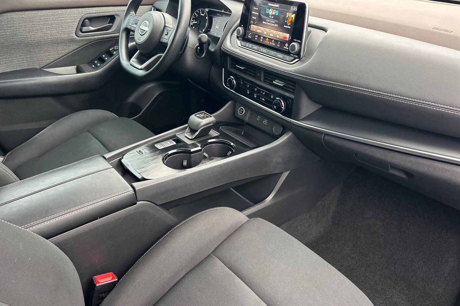 Used 2023 Nissan Rogue S image 16