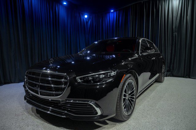 Certified 2026 Mercedes-Benz S 500 4MATIC image 1