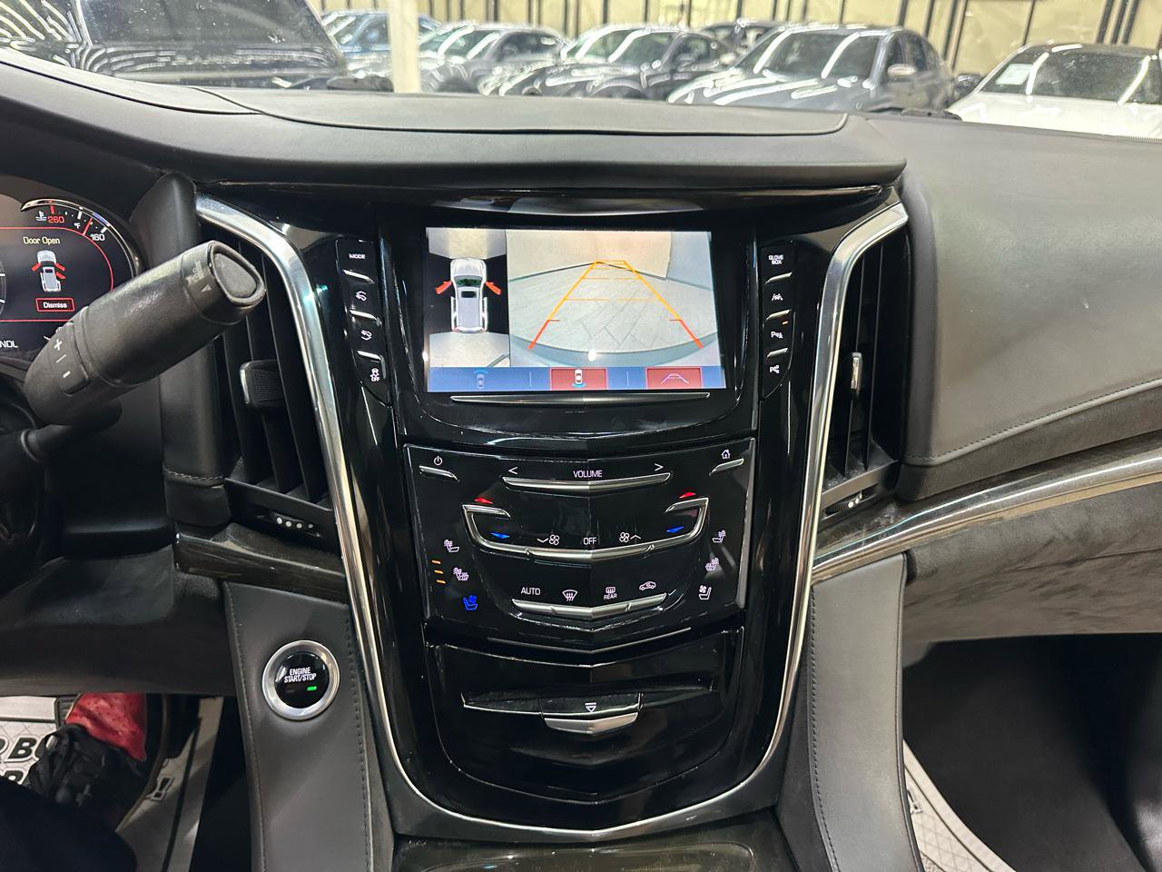 Used 2017 Cadillac Escalade Platinum AWD/4WD image 28