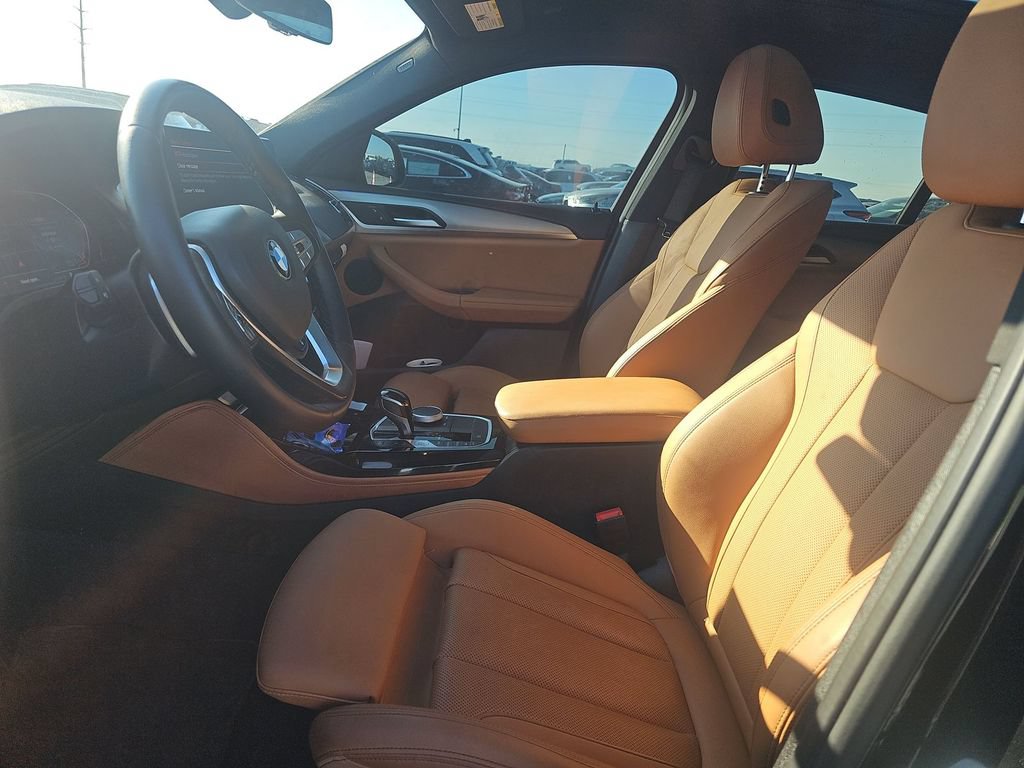Used 2025 BMW X4 xDrive30i w/ Premium Package AWD/4WD image 3
