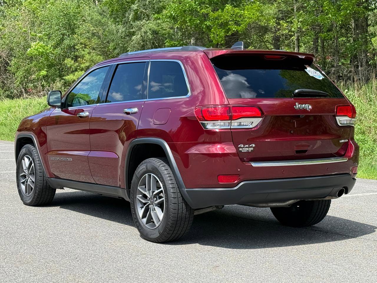 Used 2021 Jeep Grand Cherokee Limited AWD/4WD image 2