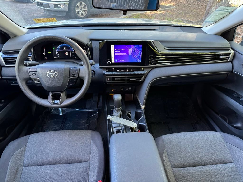 Used 2025 Toyota Camry LE FWD image 13