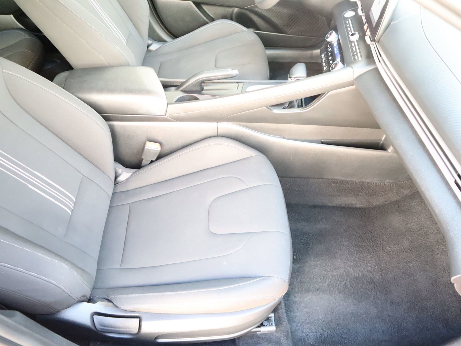 Used 2024 Hyundai Elantra SEL FWD image 49