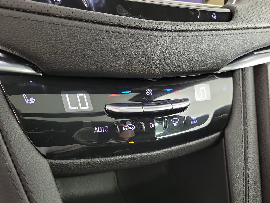 Used 2023 Cadillac XT5 Premium Luxury w/ Technology Package AWD/4WD image 29