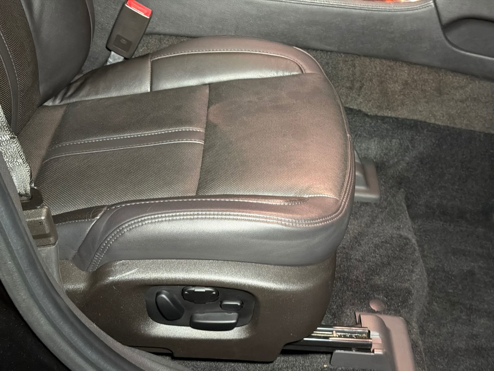 Used 2015 Lincoln MKS AWD w/ Equipment Group 101A image 10