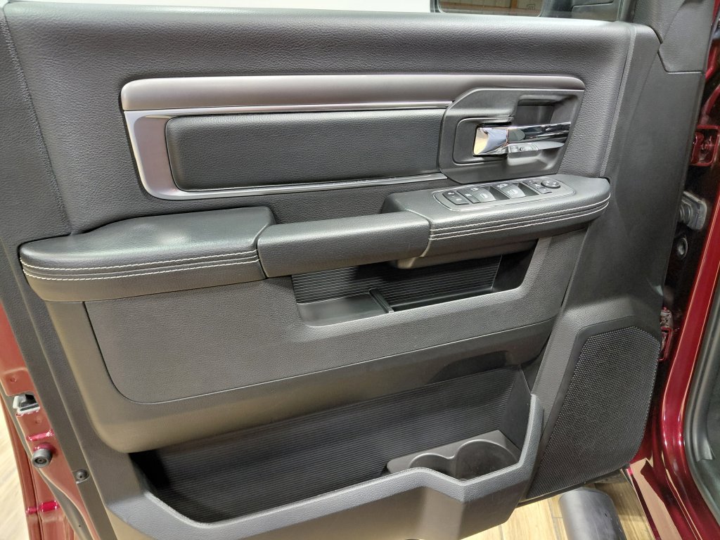 Used 2023 RAM 1500 Warlock AWD/4WD image 39
