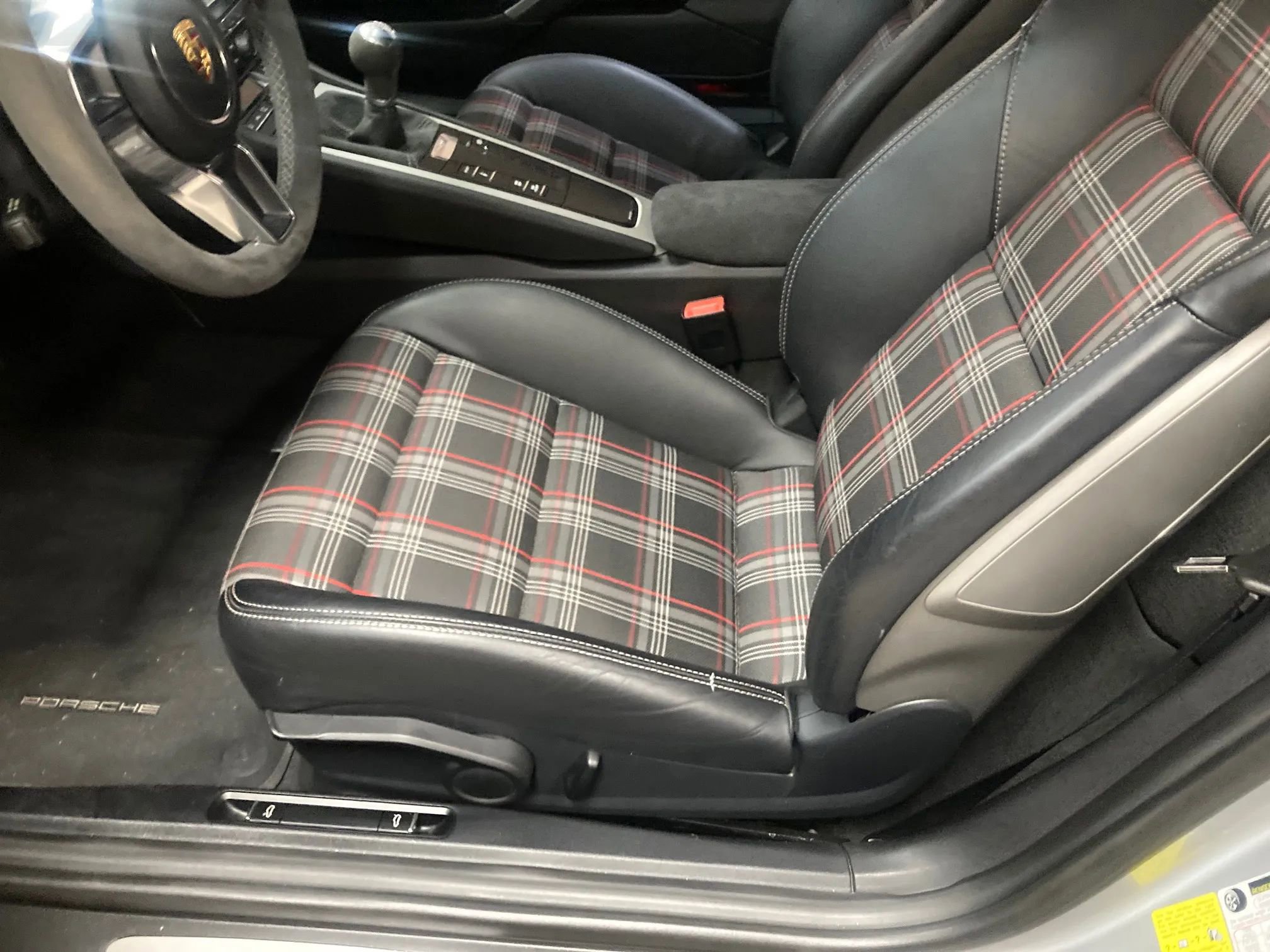 Used 2016 Porsche Cayman GT4 image 7