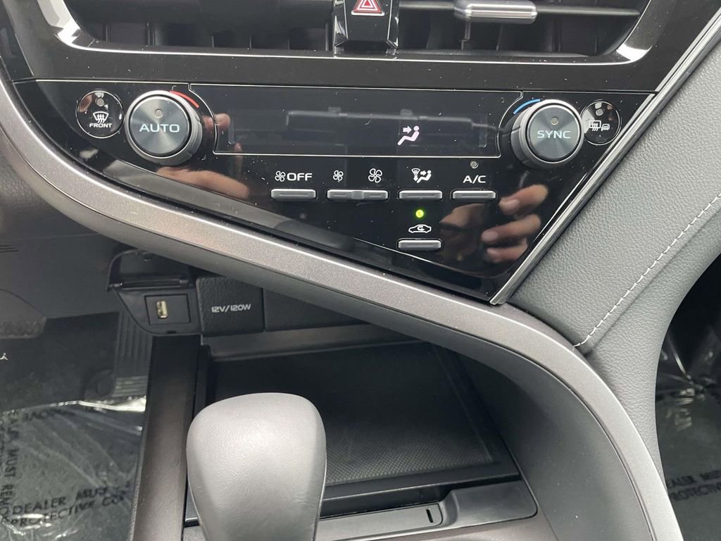 Used 2024 Toyota Camry SE image 40