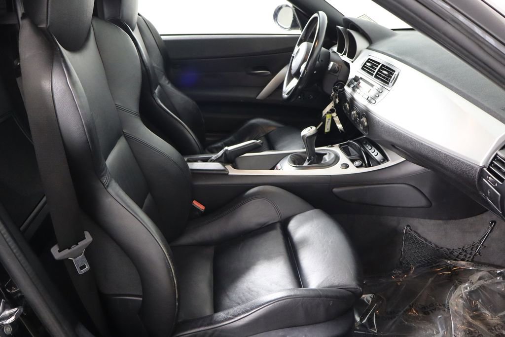 Used 2006 BMW Z4 3.0si image 8