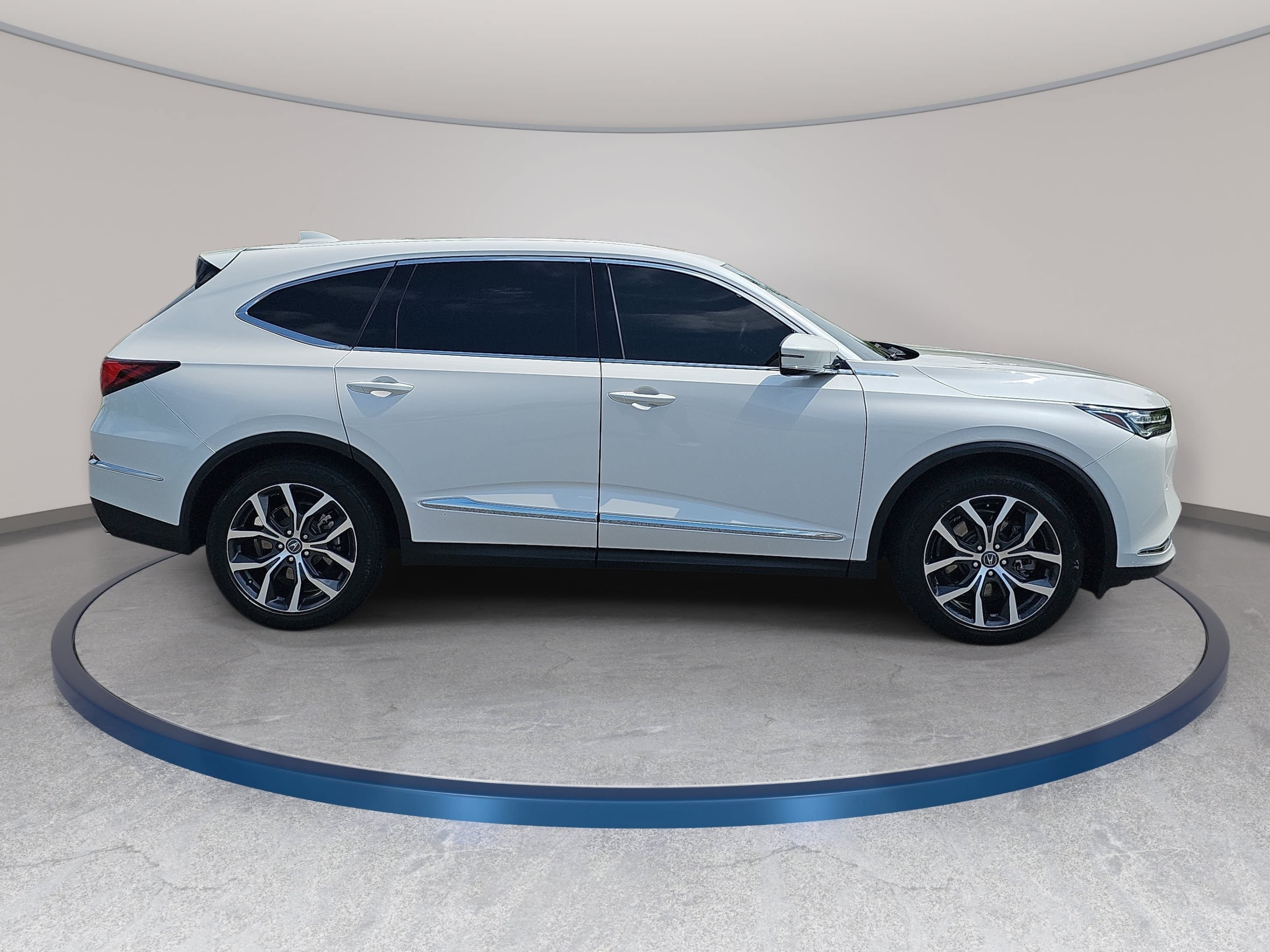 Certified 2024 Acura MDX FWD w/ Technology Package image 4