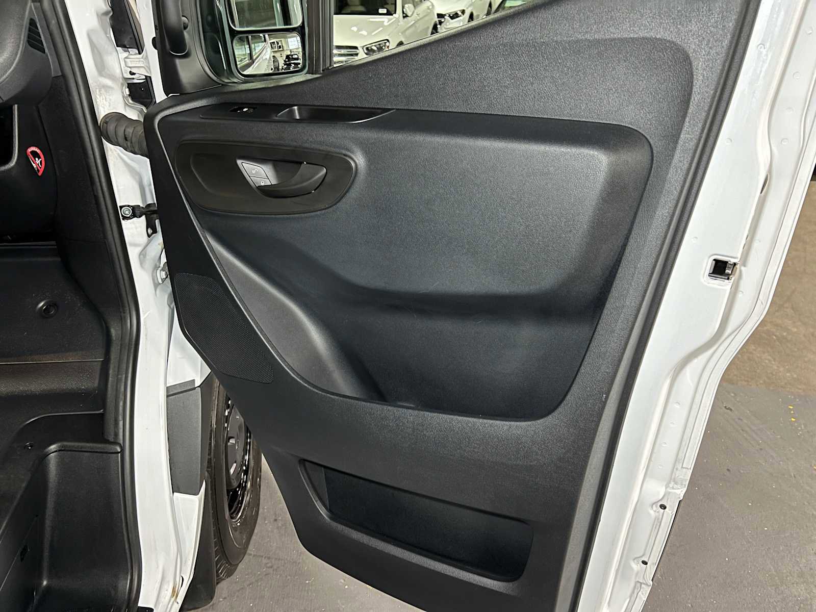 Used 2025 Mercedes-Benz Sprinter 2500 image 10