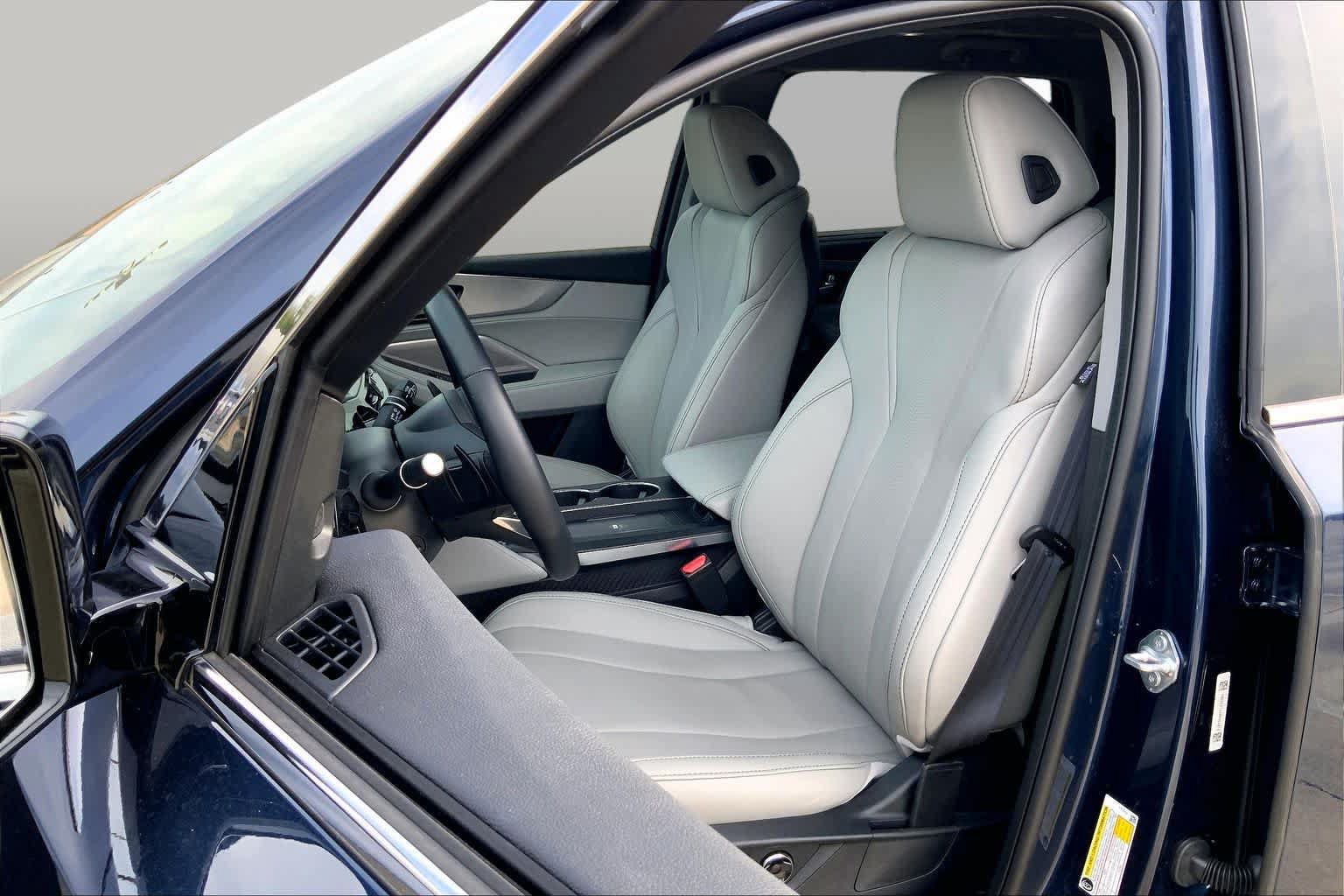 Used 2026 Acura MDX w/ Technology Package FWD image 8