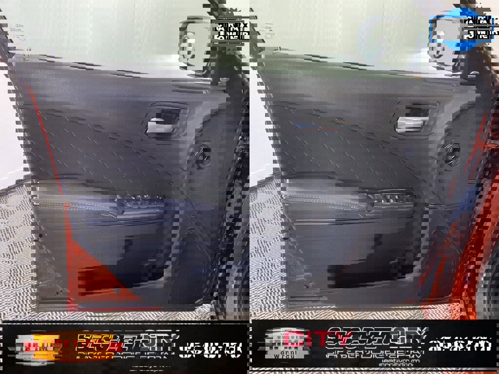 Used 2023 Dodge Charger SXT w/ Blacktop Package image 12