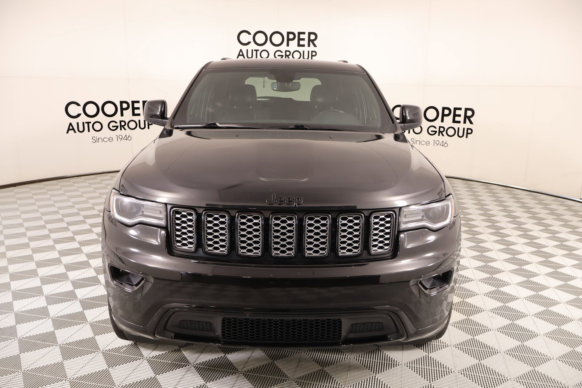 Used 2020 Jeep Grand Cherokee Altitude AWD/4WD image 10