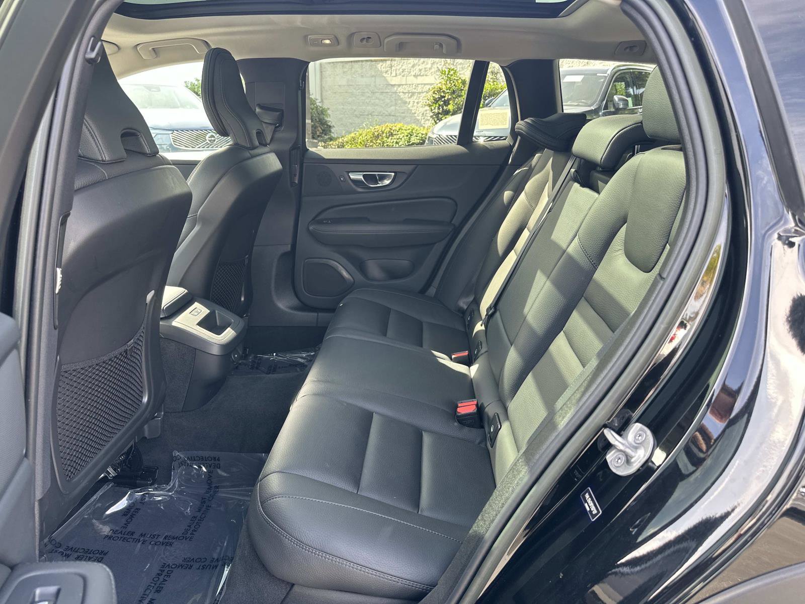 Certified 2023 Volvo V60 B5 Cross Country Plus w/ Climate Package image 20