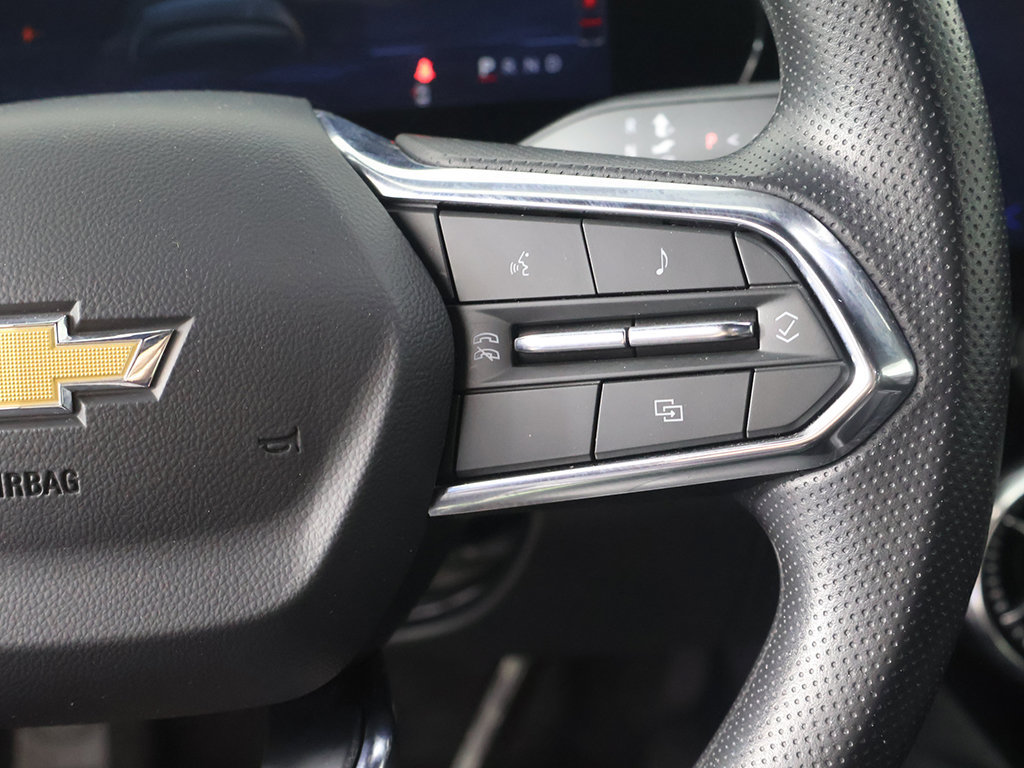 Used 2025 Chevrolet Blazer EV LT AWD/4WD image 40