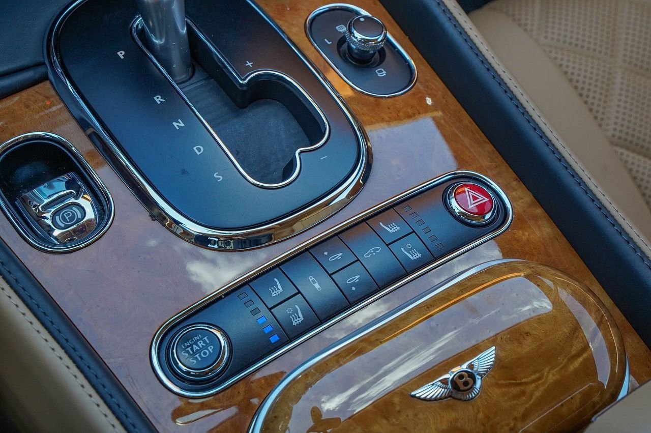 Used 2016 Bentley Continental GT image 32