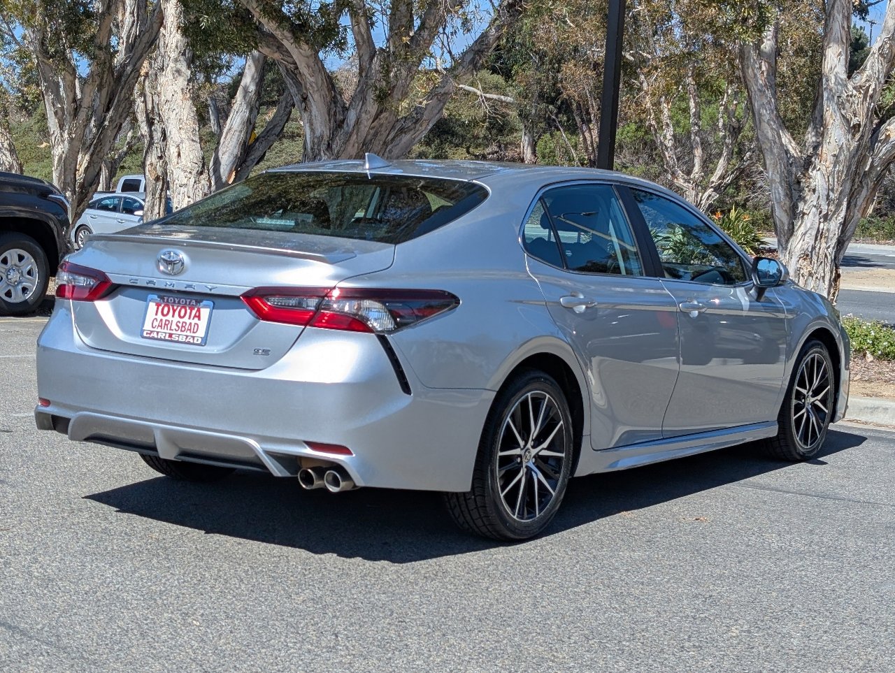 Used 2023 Toyota Camry SE image 13