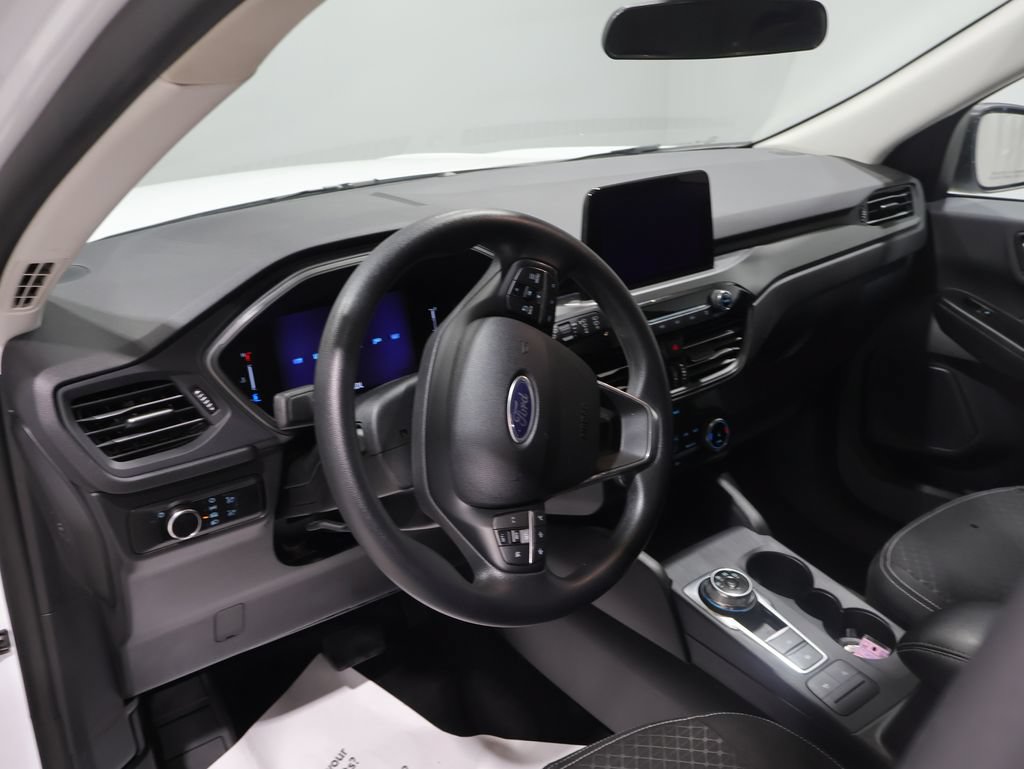 Used 2025 Ford Escape Active AWD/4WD image 16