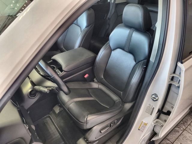 Used 2023 Honda Pilot Touring image 11