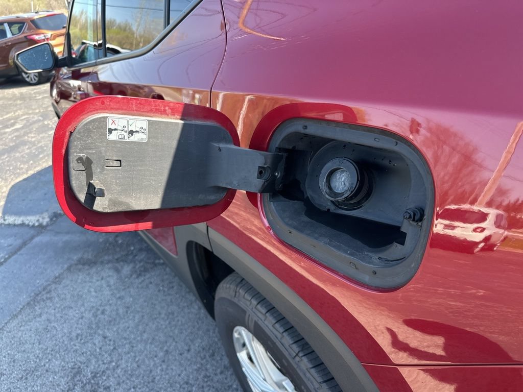 Used 2019 GMC Terrain SLE w/ LPO, Floor Liner Package AWD/4WD image 42