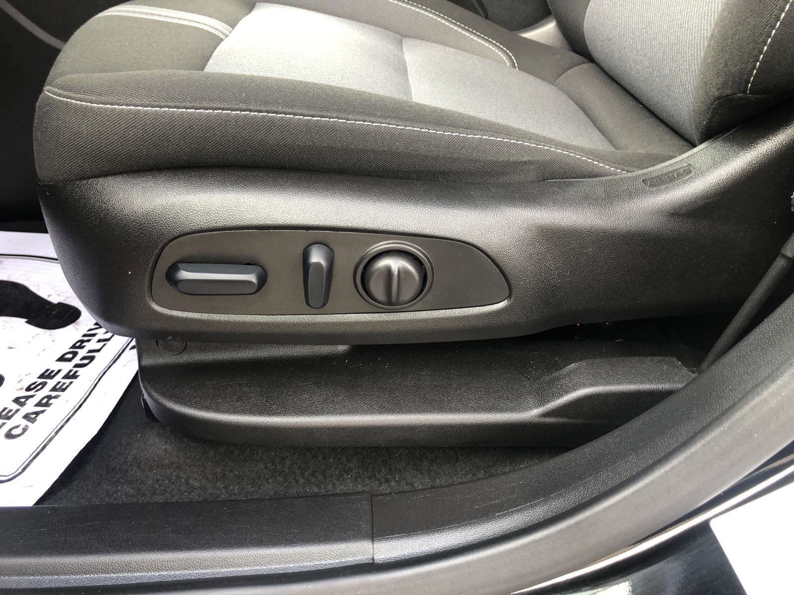 Used 2025 Chevrolet Blazer LT AWD/4WD image 20