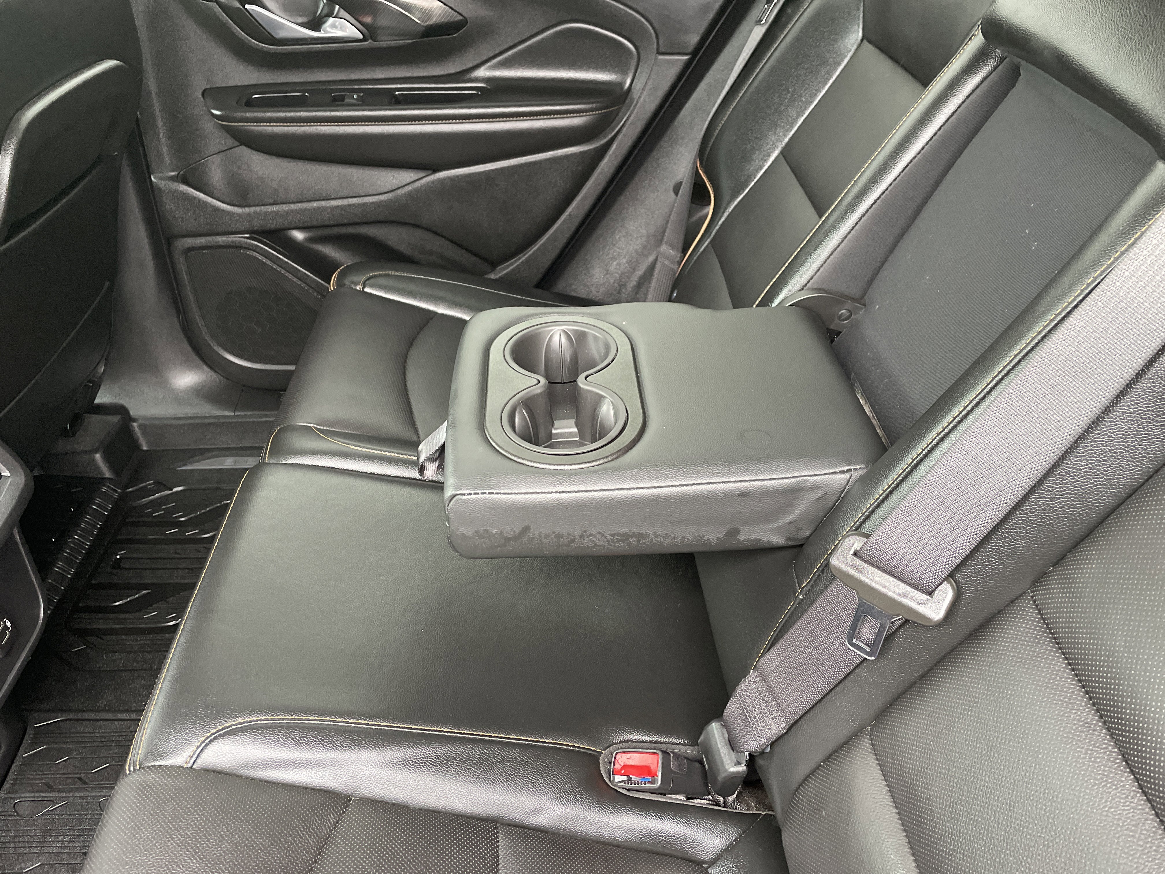 Certified 2023 GMC Terrain AT4 image 30