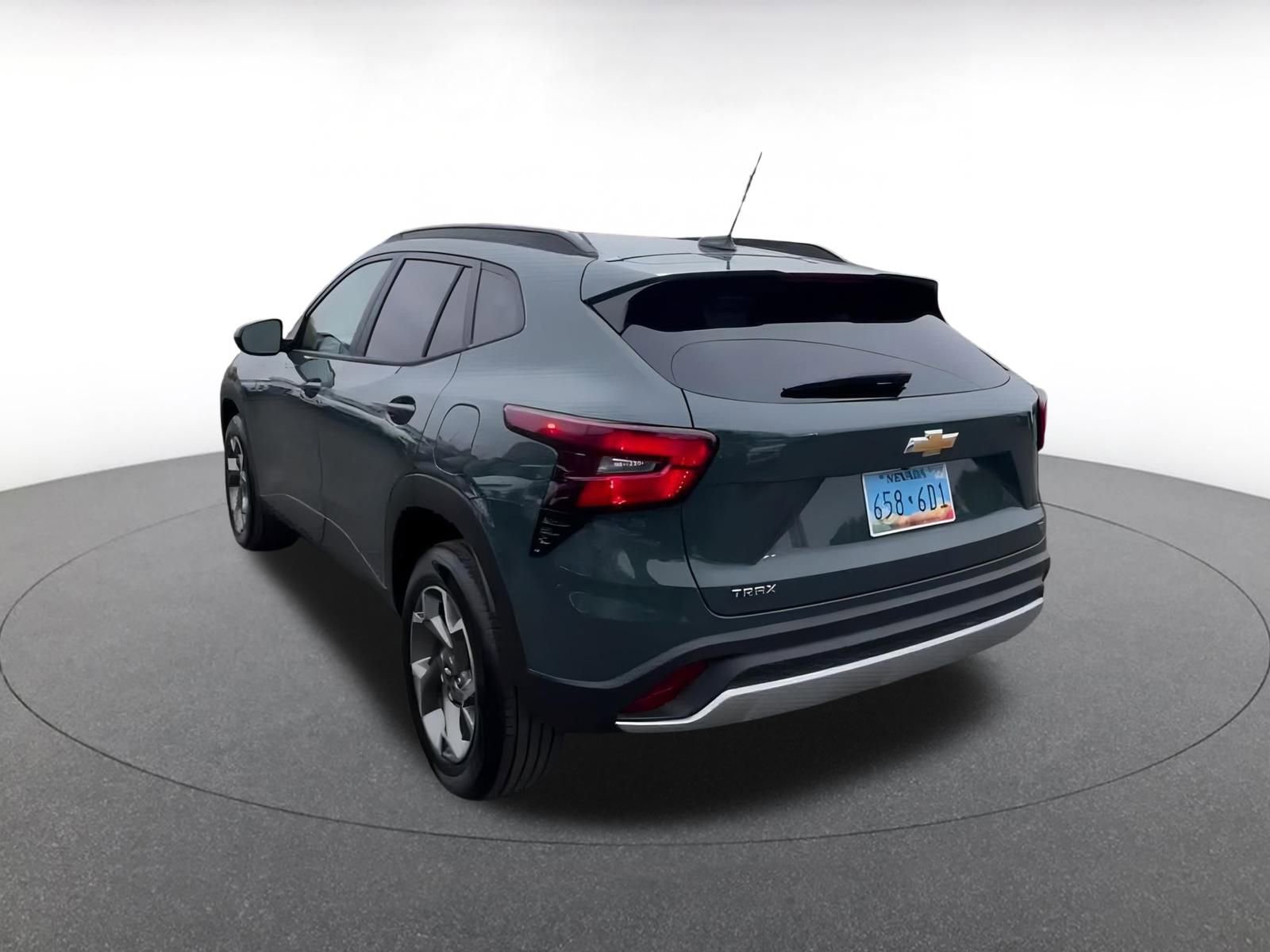 Used 2025 Chevrolet Trax LT image 11