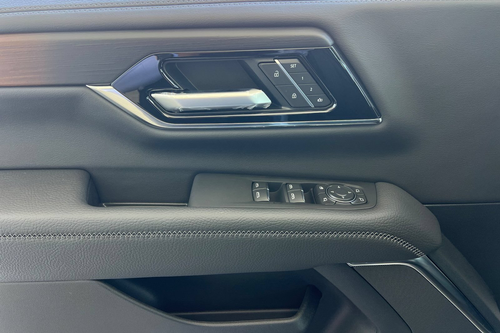 New 2026 GMC Yukon Denali AWD/4WD image 8