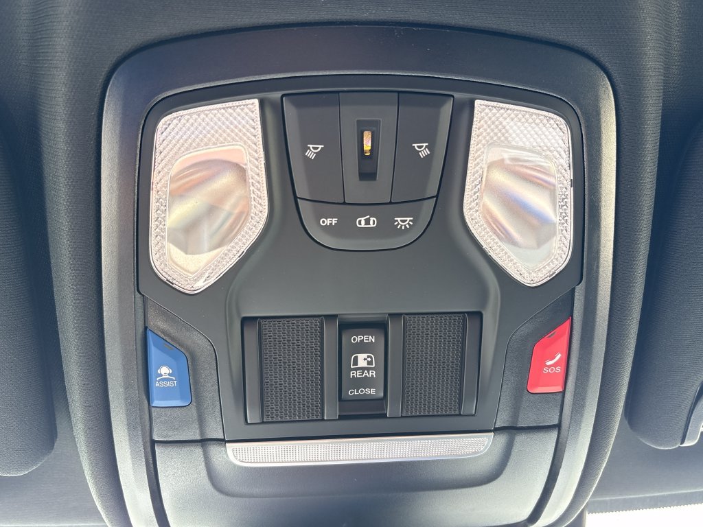 New 2026 RAM 3500 Big Horn AWD/4WD image 38
