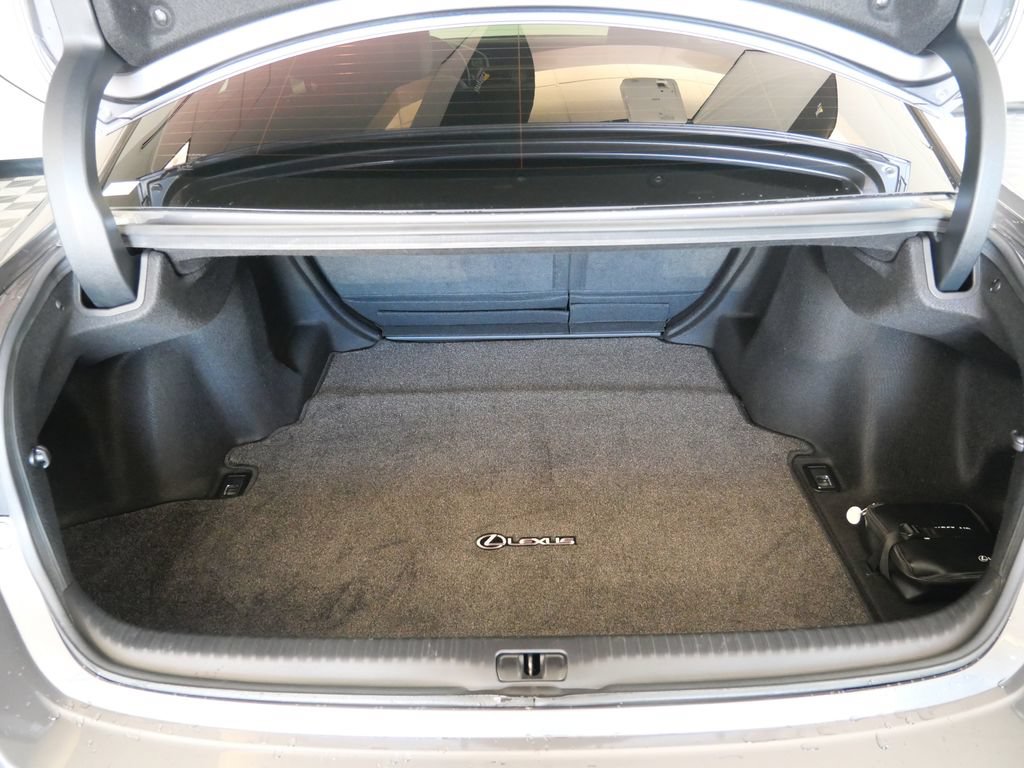 Used 2017 Lexus RC 200t F Sport RWD image 27