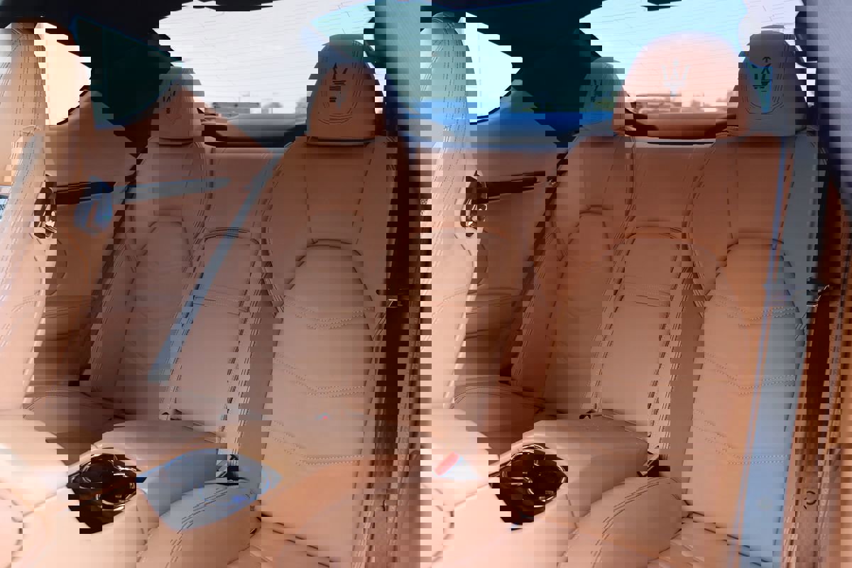 Used 2014 Maserati GranTurismo Sport image 32