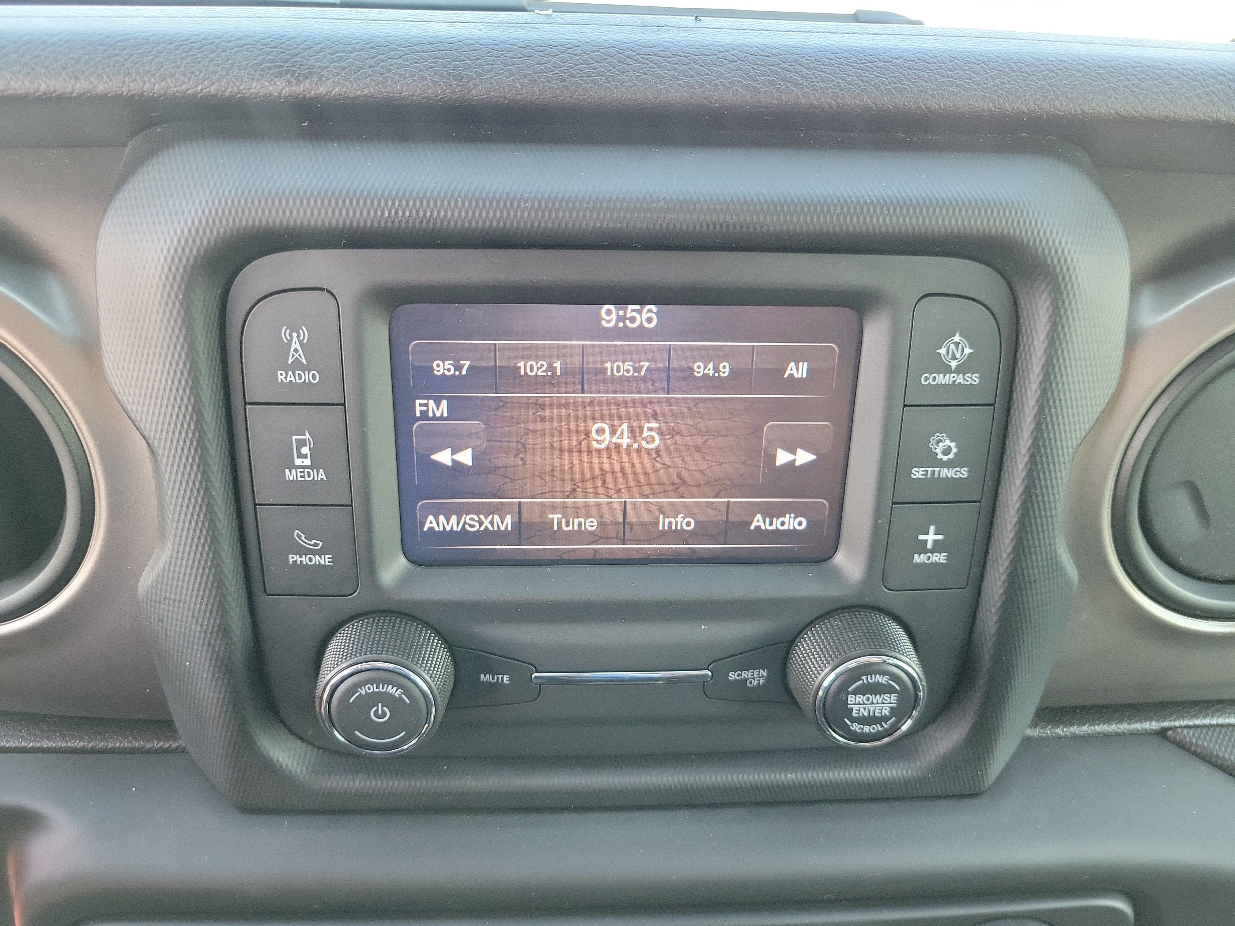 Used 2018 Jeep Wrangler Unlimited Sport S AWD/4WD image 15