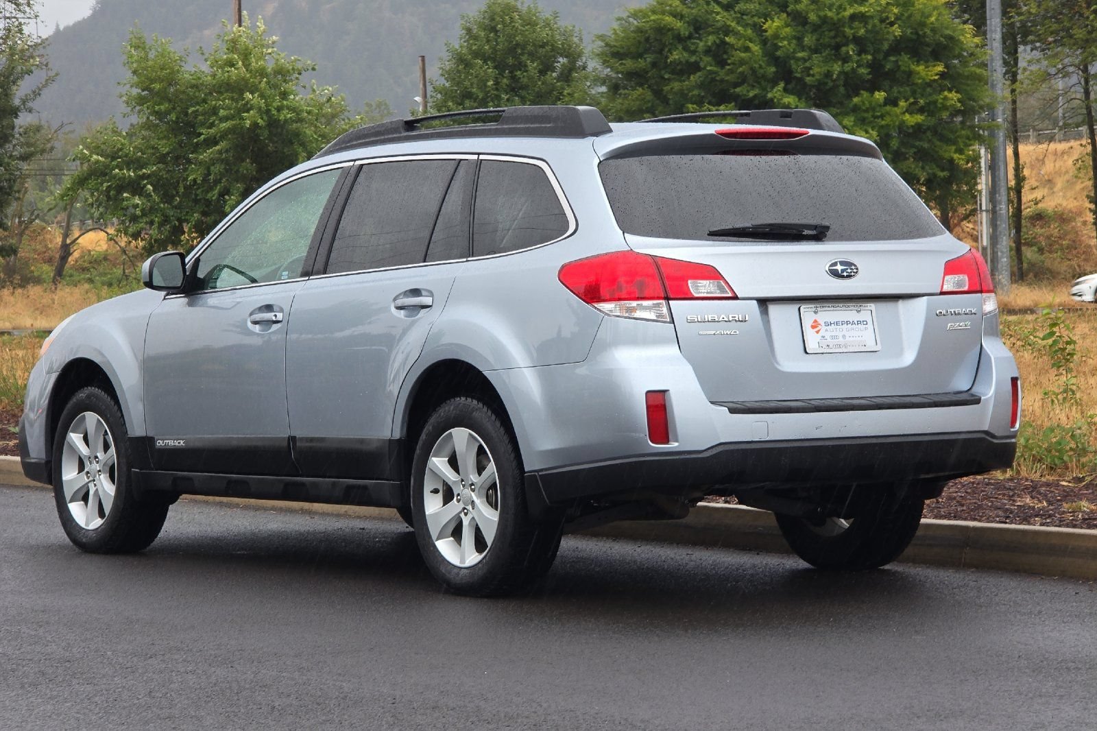 Used 2013 Subaru Outback 2.5i Premium AWD/4WD image 5