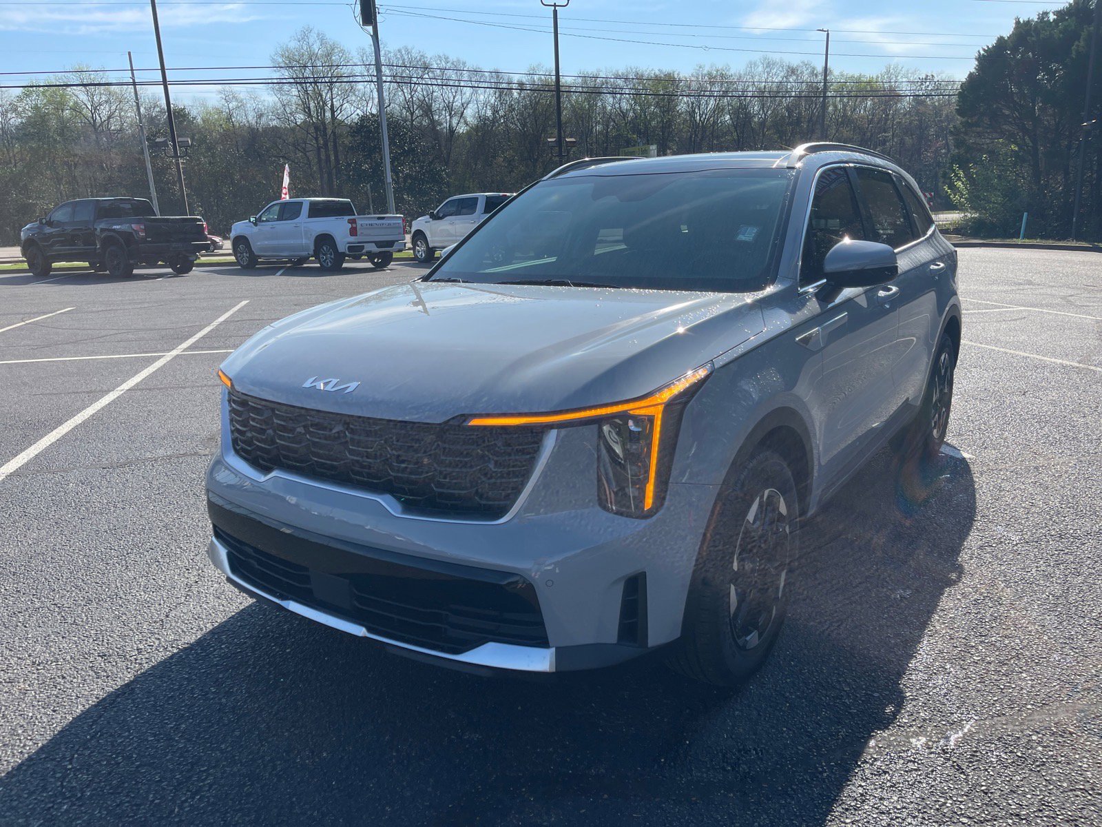 Used 2025 Kia Sorento S w/ Panoramic Sunroof Package image 3