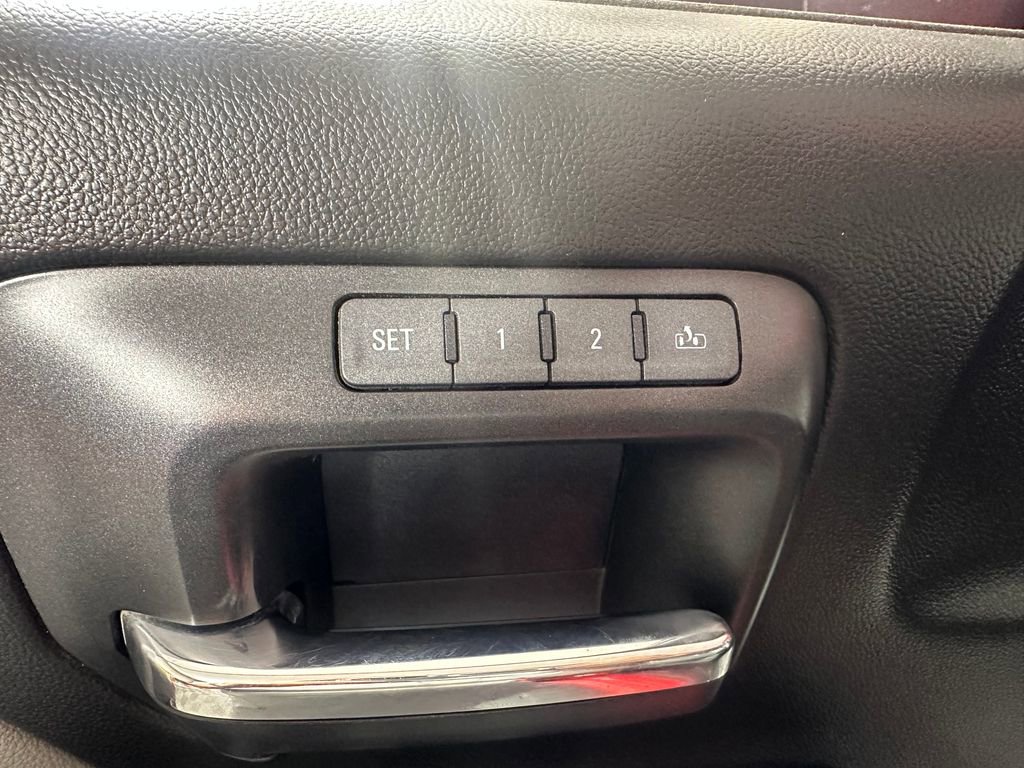 Used 2017 GMC Sierra 2500 SLT w/ Duramax Plus Package image 23