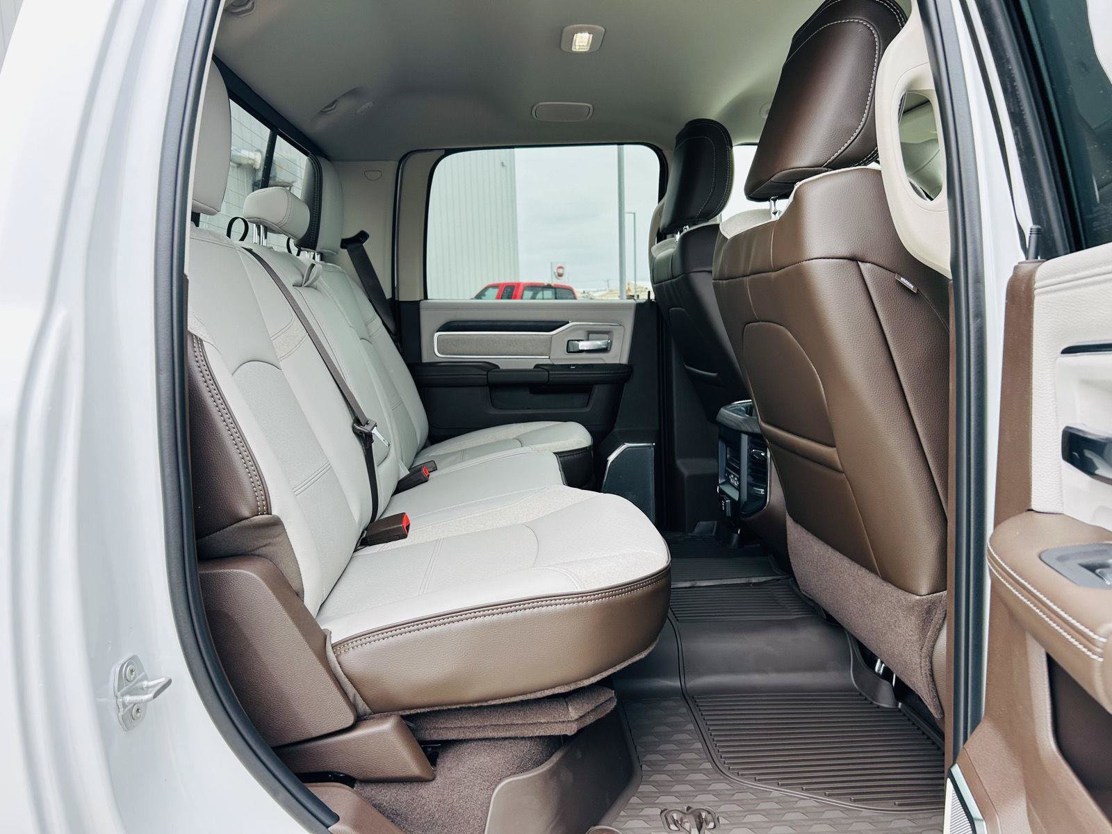 New 2026 RAM 3500 Laramie AWD/4WD image 33