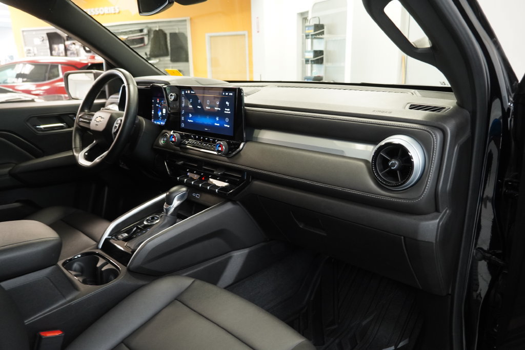 Used 2023 Chevrolet Colorado LT w/ LT Convenience Package III AWD/4WD image 38