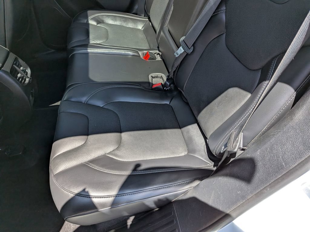 Used 2021 Jeep Cherokee Limited AWD/4WD image 24